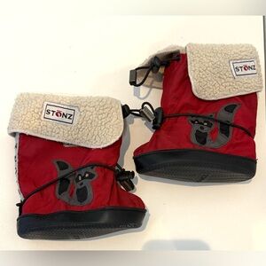 Stonz Red Booties with Raccoon Design with Fleece Liners Large